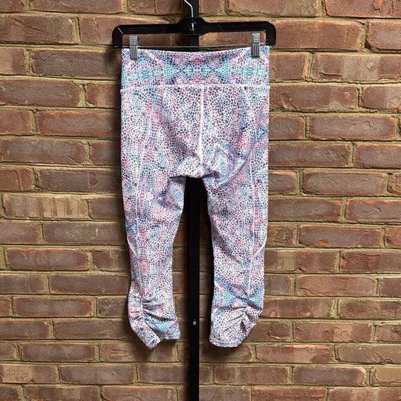 Calia Multi Snakeskin Print Crop Athletic Leggings Pants Size Small NEW - Picture 3 of 6